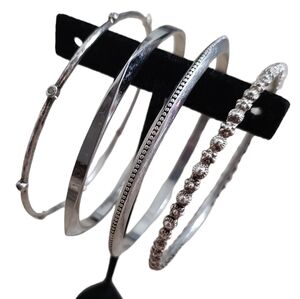 Quality bangle silver lot of four